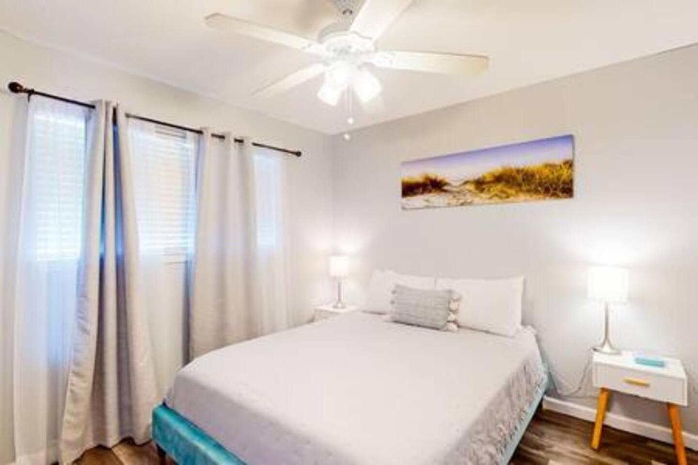 Apartment 2 Pools-smart Tvs-bbq-10mins To Hangout-balcony